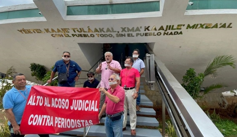 Periodistas de Campeche protestan contra “acoso judicial”