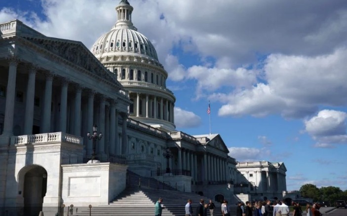 Senado de EU aprueba revocar los aranceles impuestos por
Trump a Canadá