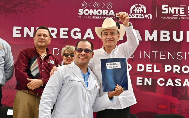 Entrega Gobernador ambulancias y relanza el programa
“Médico en Casa”
