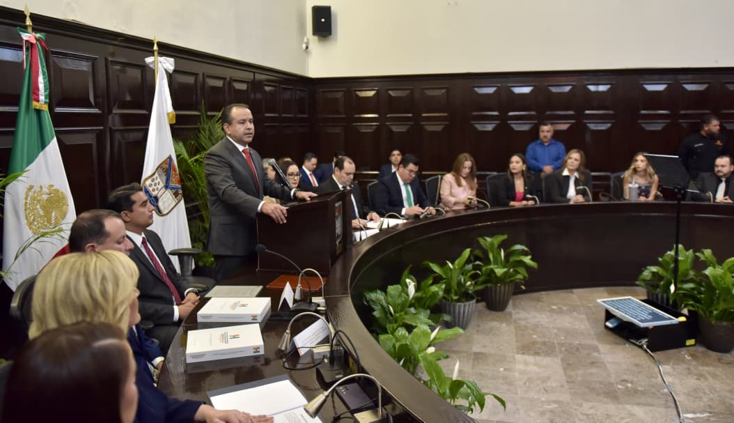 “Invertimos casi mil millones de pesos en obras en este
primer año de gobierno”: Antonio Astiazarán