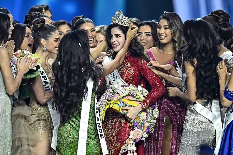 Fátima Bosch es la nueva Miss Universo; México tiene su
cuarta corona